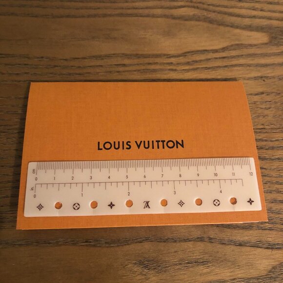 Louis Vuitton Agenda Ruler - Picture 1 of 4